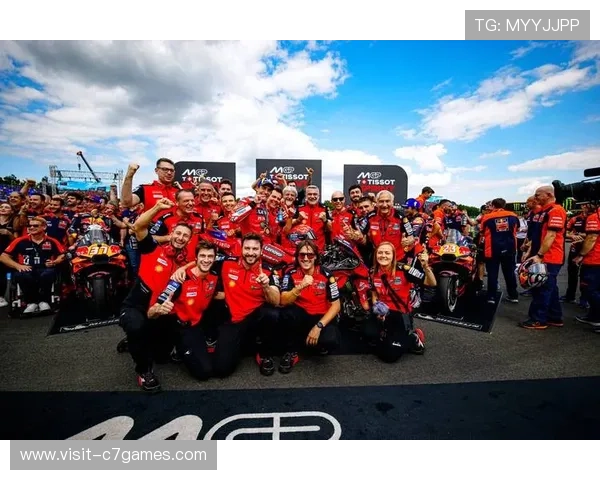 MotoGP赛季精彩回顾 与顶尖车手角逐决胜时刻 MotoGP赛季精彩回顾 与顶尖车手角逐决胜时刻