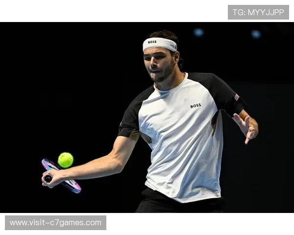 全球网球盛事回顾:2026赛季四大满贯精彩纷呈,球员表现抢眼 全球网球盛事回顾:2026赛季四大满贯精彩纷呈,球员表现抢眼