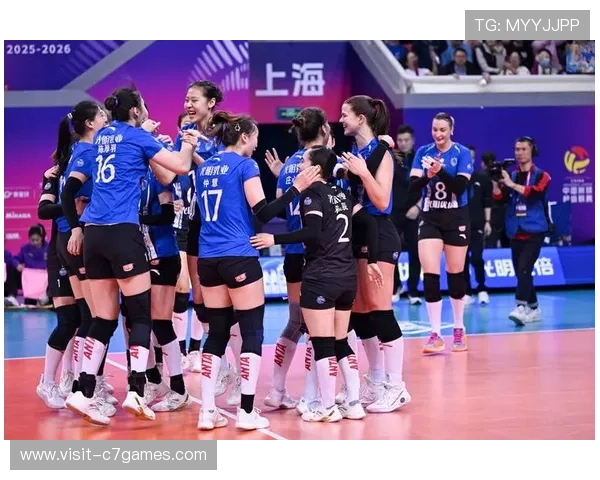 中国女排逆转夺冠再创历史新高球迷热议赛场精彩瞬间