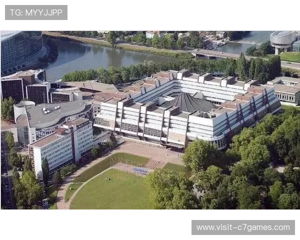 斯特拉斯堡俱乐部发展历程与城市文化融合探索分析