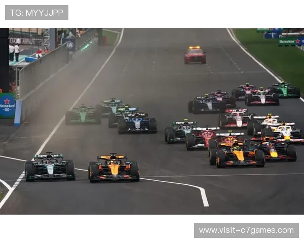 F1赛事精彩回顾 赛季新规则与车队表现激烈对决