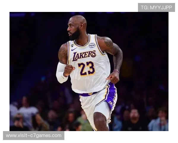 湖人詹姆斯关键三分助球队险胜勇士连胜势头不减